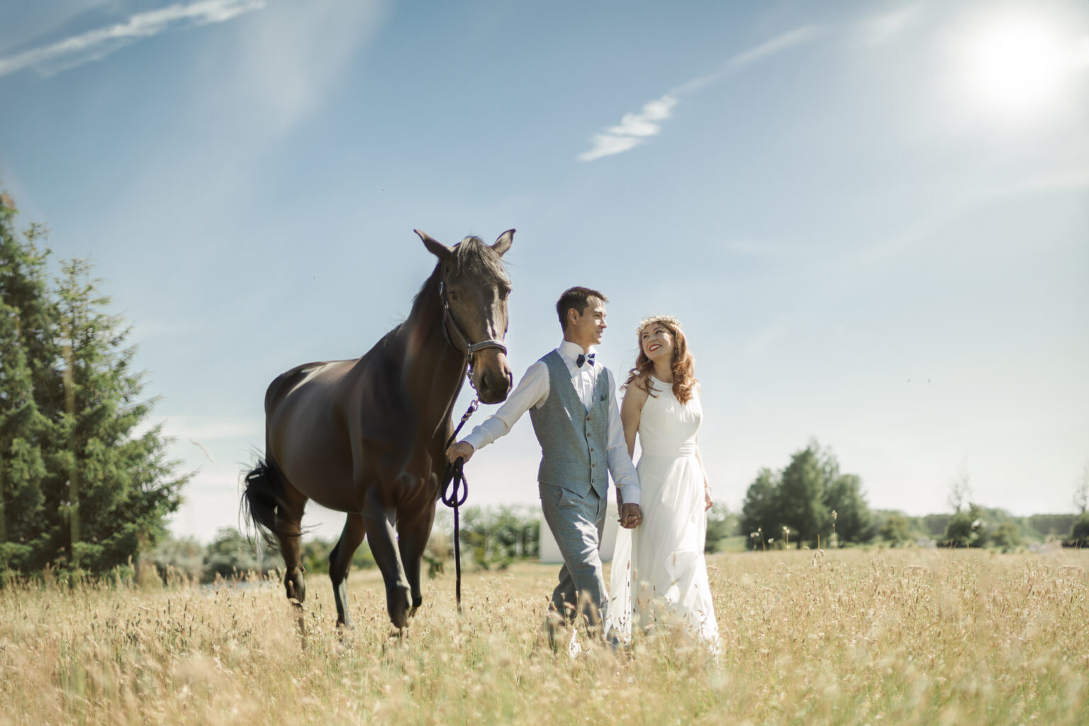Photographies de mariages réalisées par Pauline Cany, photographe de mariage en Bourgogne — instants authentiques capturés à travers les vignobles, châteaux et villages de charme, entre émotions, lumière naturelle et élégance. Wedding photographs captured by Pauline Cany, fine art wedding photographer in Burgundy — authentic moments through vineyards, romantic châteaux, and charming villages, with a soft light and refined elegance.