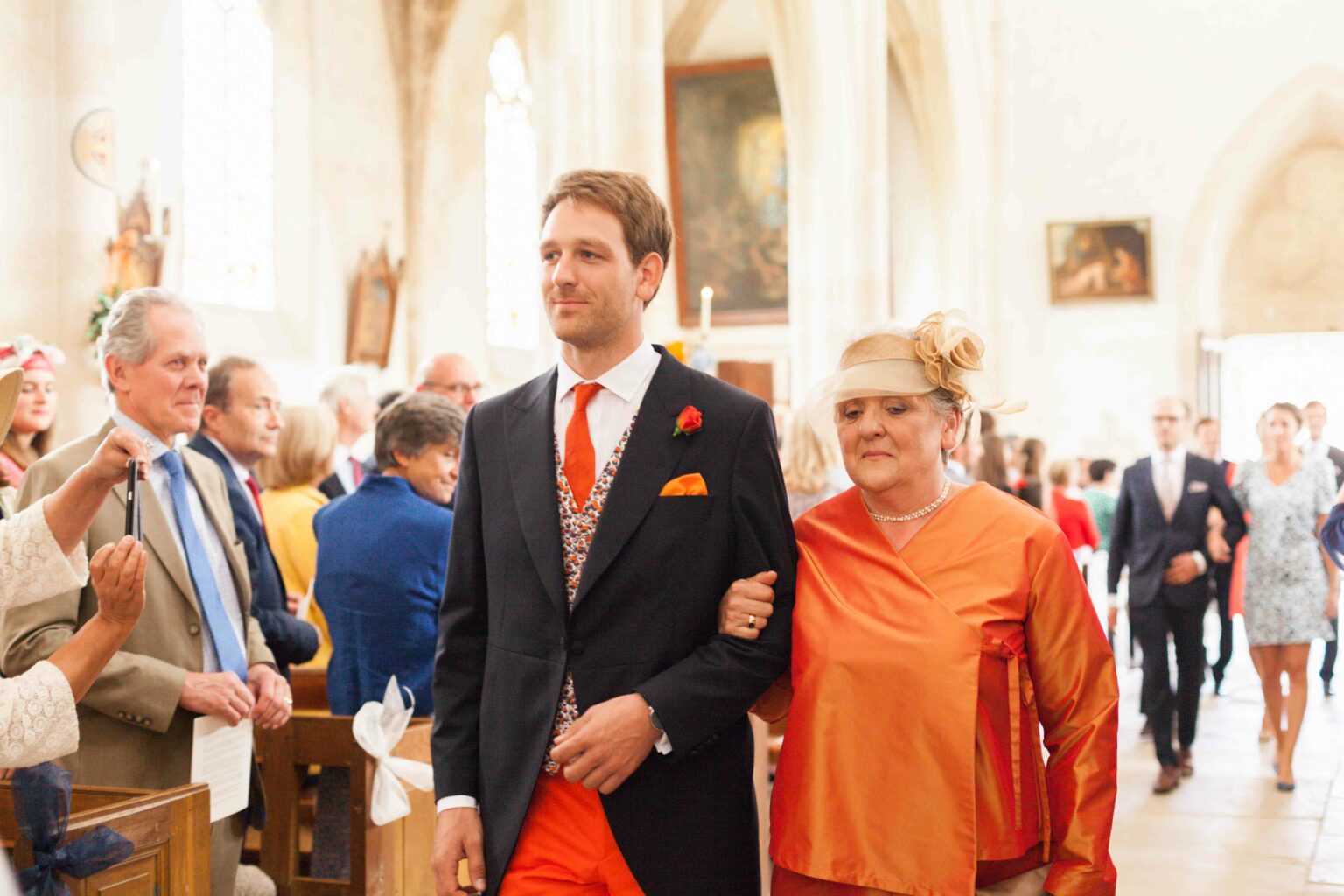 Photographie de mariage de Céline et Côme, réalisée par Pauline Cany, photographe professionnelle en Bourgogne — mariage élégant à La Cimentelle, près d'Avallon, dans un cadre verdoyant et romantique, entre nature et patrimoine. Wedding photograph of Céline and Côme, captured by Pauline Cany, fine art wedding photographer in Burgundy — refined celebration at La Cimentelle, near Avallon, surrounded by lush nature and timeless French charm.