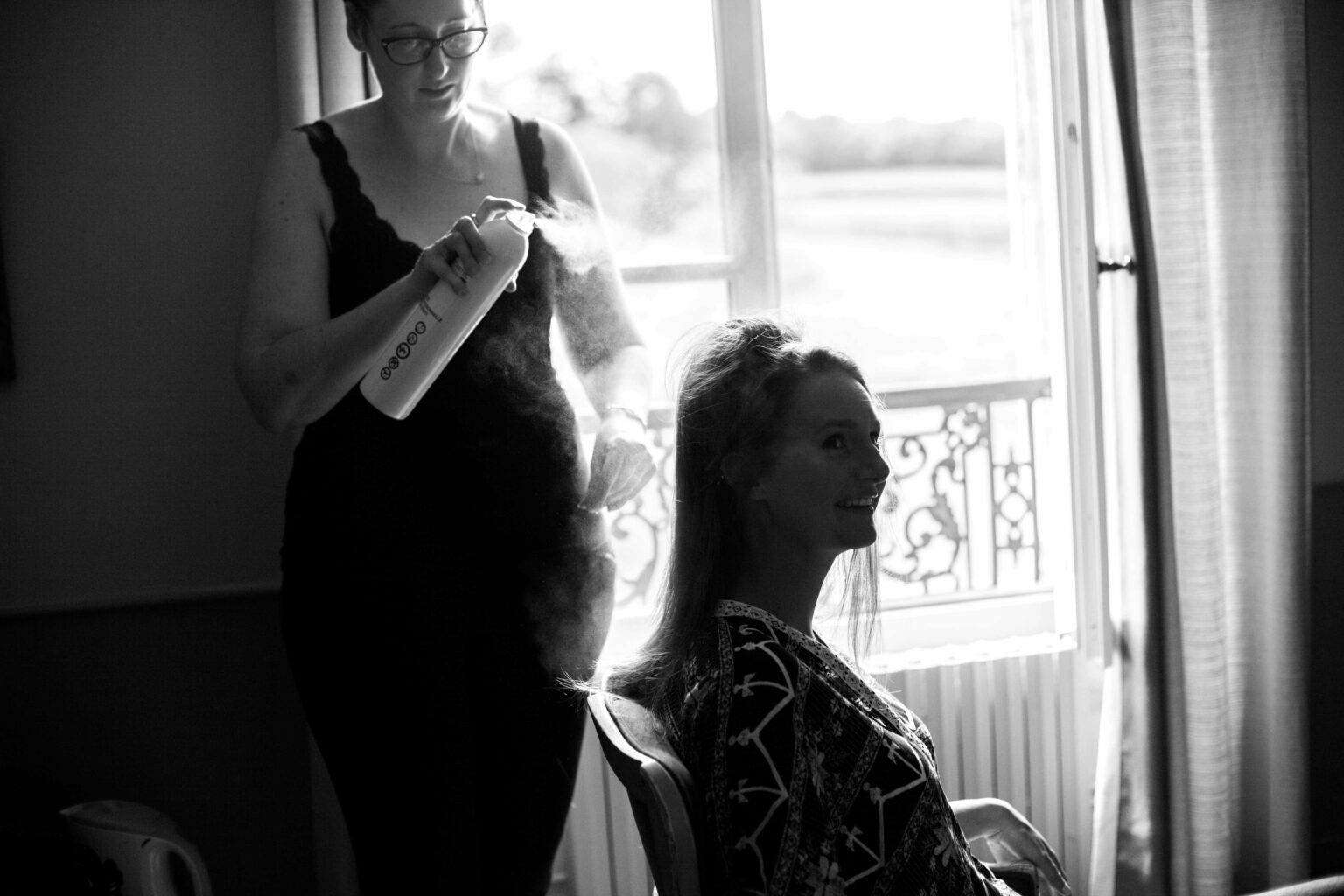 Photographie de mariage de Céline et Côme, réalisée par Pauline Cany, photographe professionnelle en Bourgogne — mariage élégant à La Cimentelle, près d'Avallon, dans un cadre verdoyant et romantique, entre nature et patrimoine. Wedding photograph of Céline and Côme, captured by Pauline Cany, fine art wedding photographer in Burgundy — refined celebration at La Cimentelle, near Avallon, surrounded by lush nature and timeless French charm.