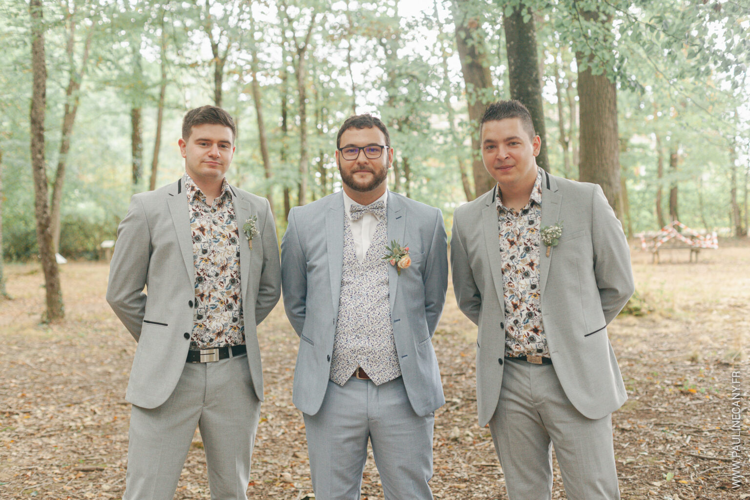 Photographies de mariage de Pierre et Lucie à Remilly-sur-Tille, par Pauline Cany, photographe en Bourgogne — un mariage simple, vrai, fidèle à leur image, avec des instants tendres capturés avec poésie et sincérité. Wedding photos of Pierre and Lucie in Remilly-sur-Tille, captured by Pauline Cany, fine art photographer in Burgundy — a simple, heartfelt celebration, true to who they are, with emotional and timeless moments.